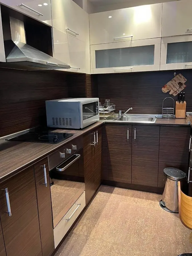 Апартамент Ломбарди Varna Apartment